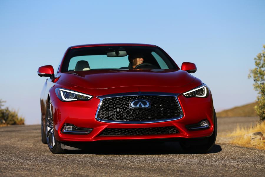  Infiniti Q60 Red Sport 400 AWD 2016 года  (фото 11 из 42)